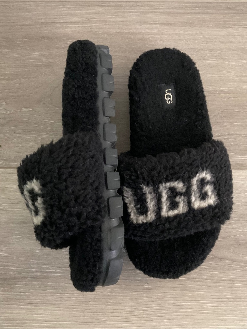 UGG Cozetta Curly Graphic Platform Slides Black Size 7
